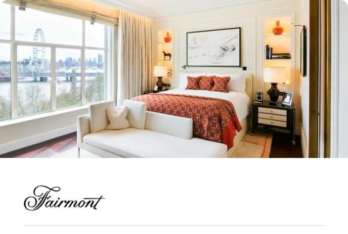 Image of hotel room aT The Savoy London